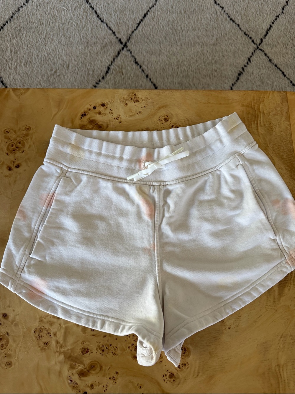 Lululemon Inner glow short - Picture 3 of 6
